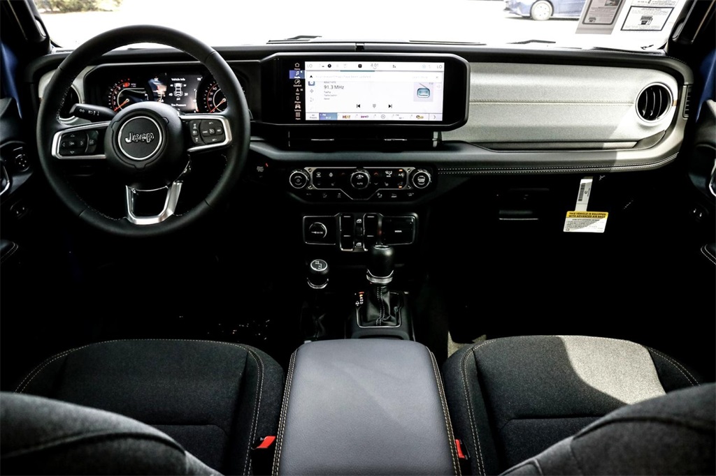 2025 Jeep Wrangler Sahara photo 22