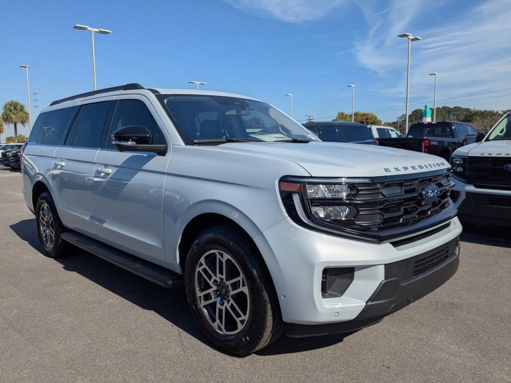 2025 Ford Expedition MAX photo 2