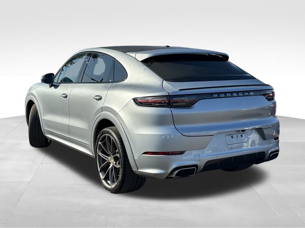 2022 Porsche Cayenne Coupe Base photo 5