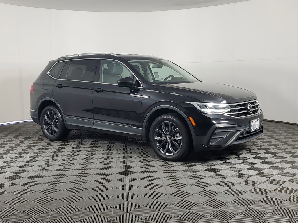 2022 Volkswagen Tiguan SE photo 2
