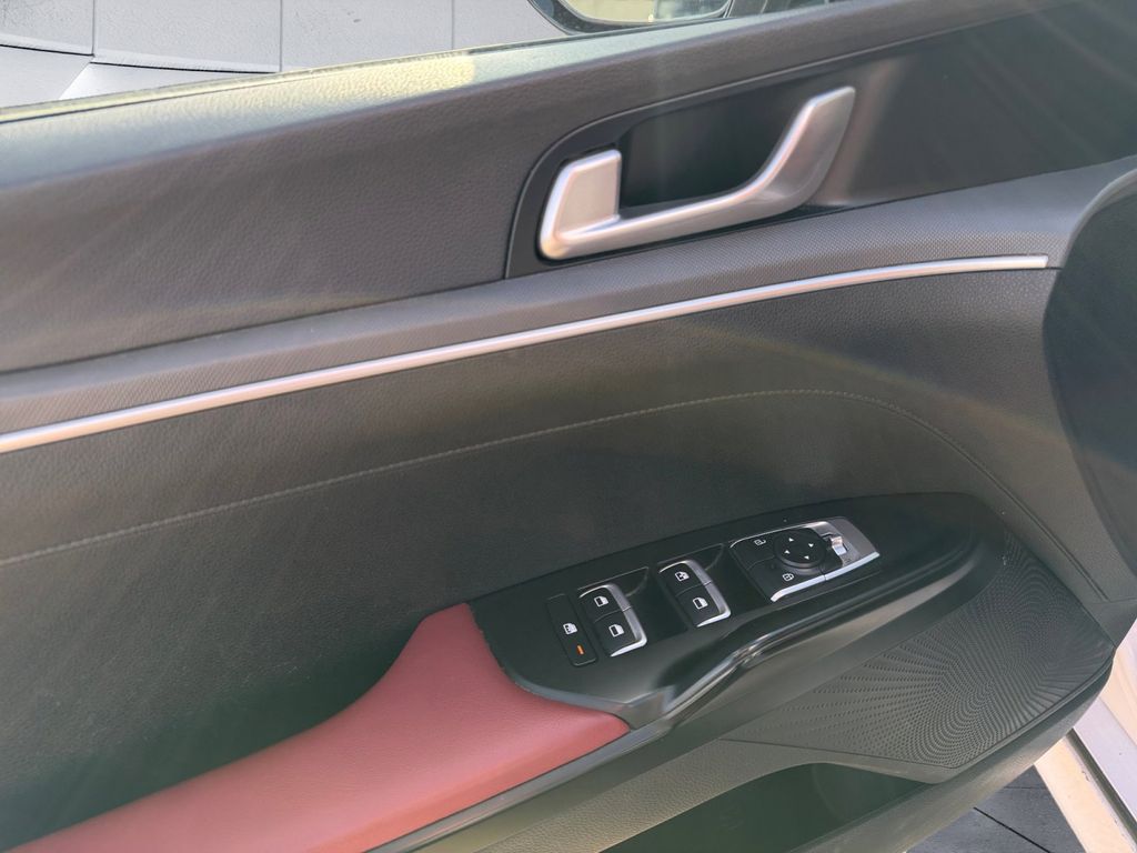 2024 Kia K5 GT-Line photo 11