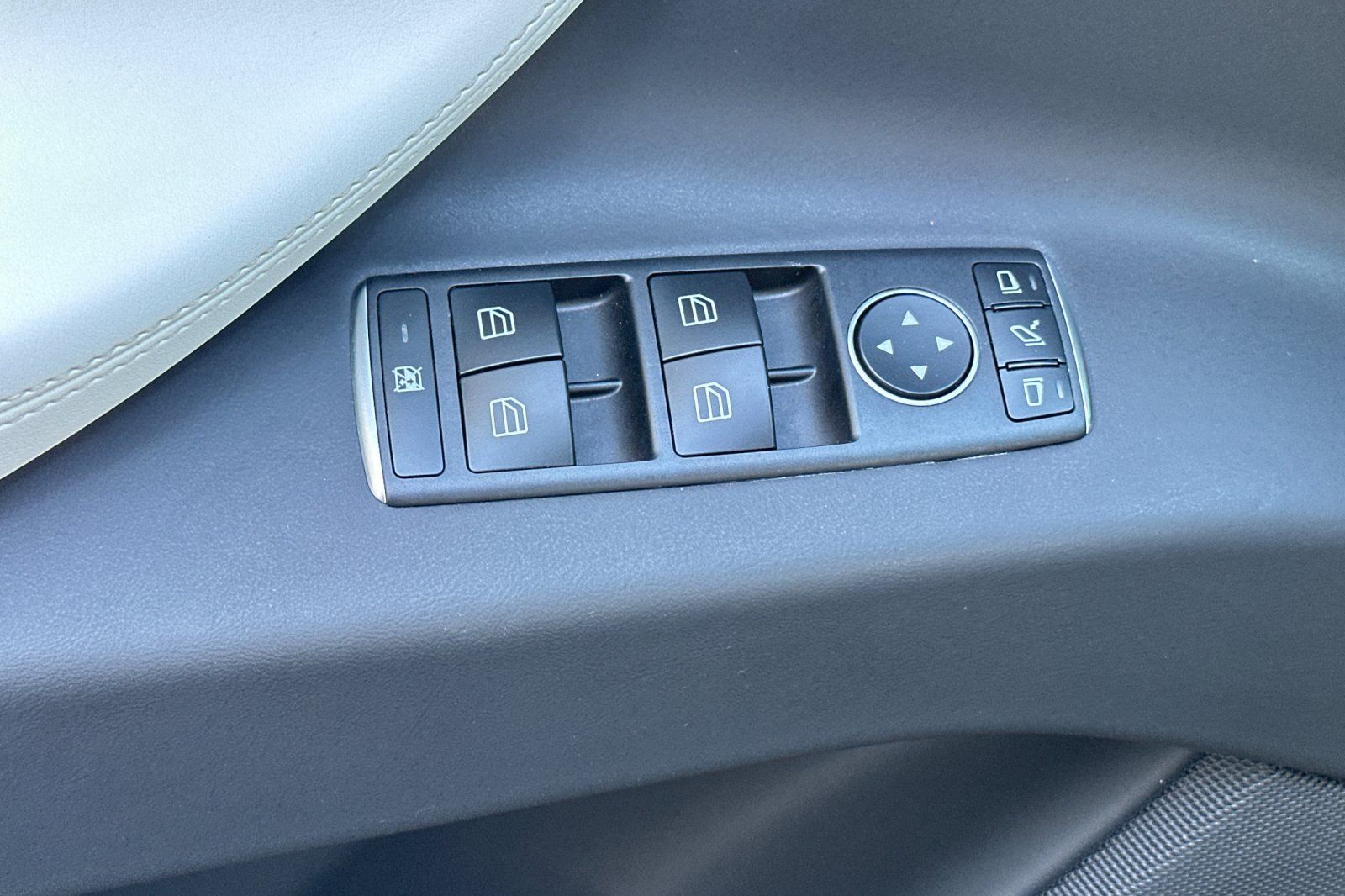 2020 Tesla Model X Long Range photo 20