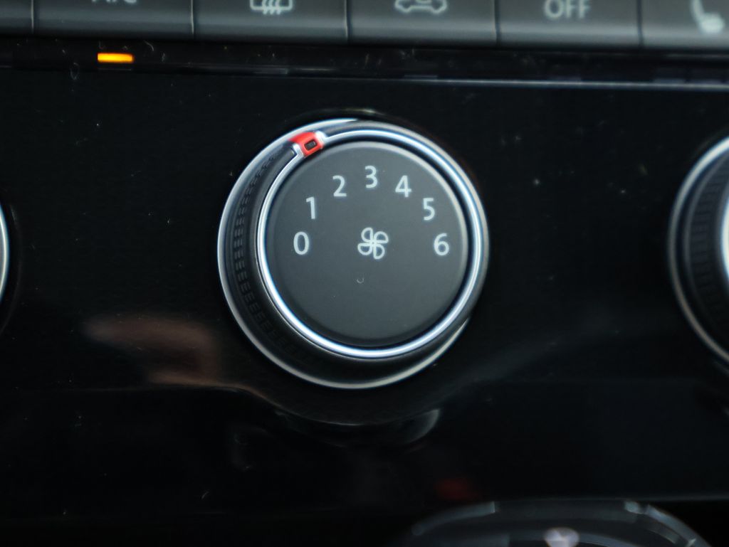 2025 Volkswagen Taos S photo 29