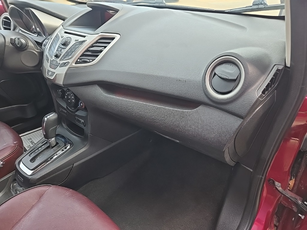 2011 Ford Fiesta SES photo 57