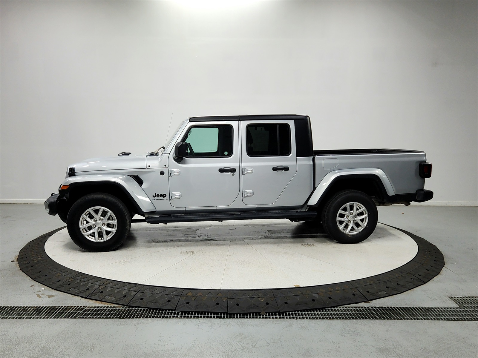 2023 Jeep Gladiator Sport S photo 4