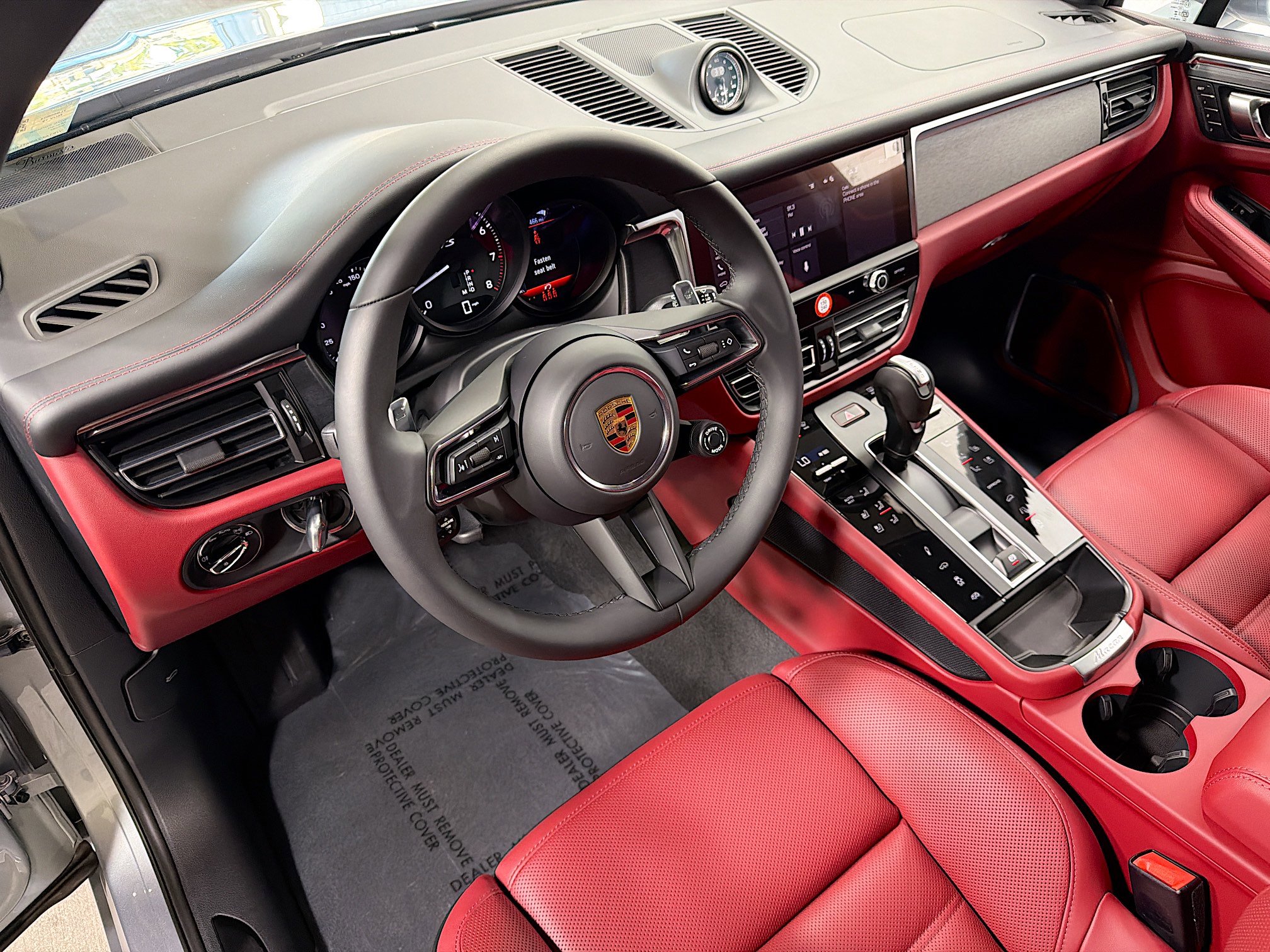 2026 Porsche Macan GTS photo 4