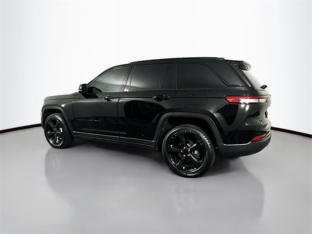 2024 Jeep Grand Cherokee Limited photo 2