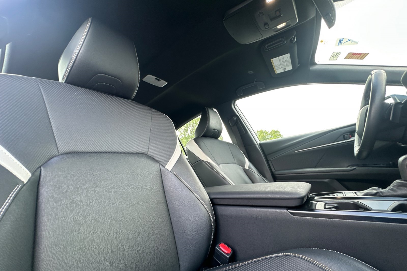 2025 Toyota Camry SE photo 18