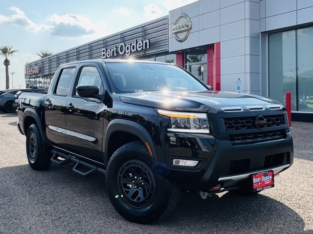 2026 Nissan Frontier PRO-4X's photo