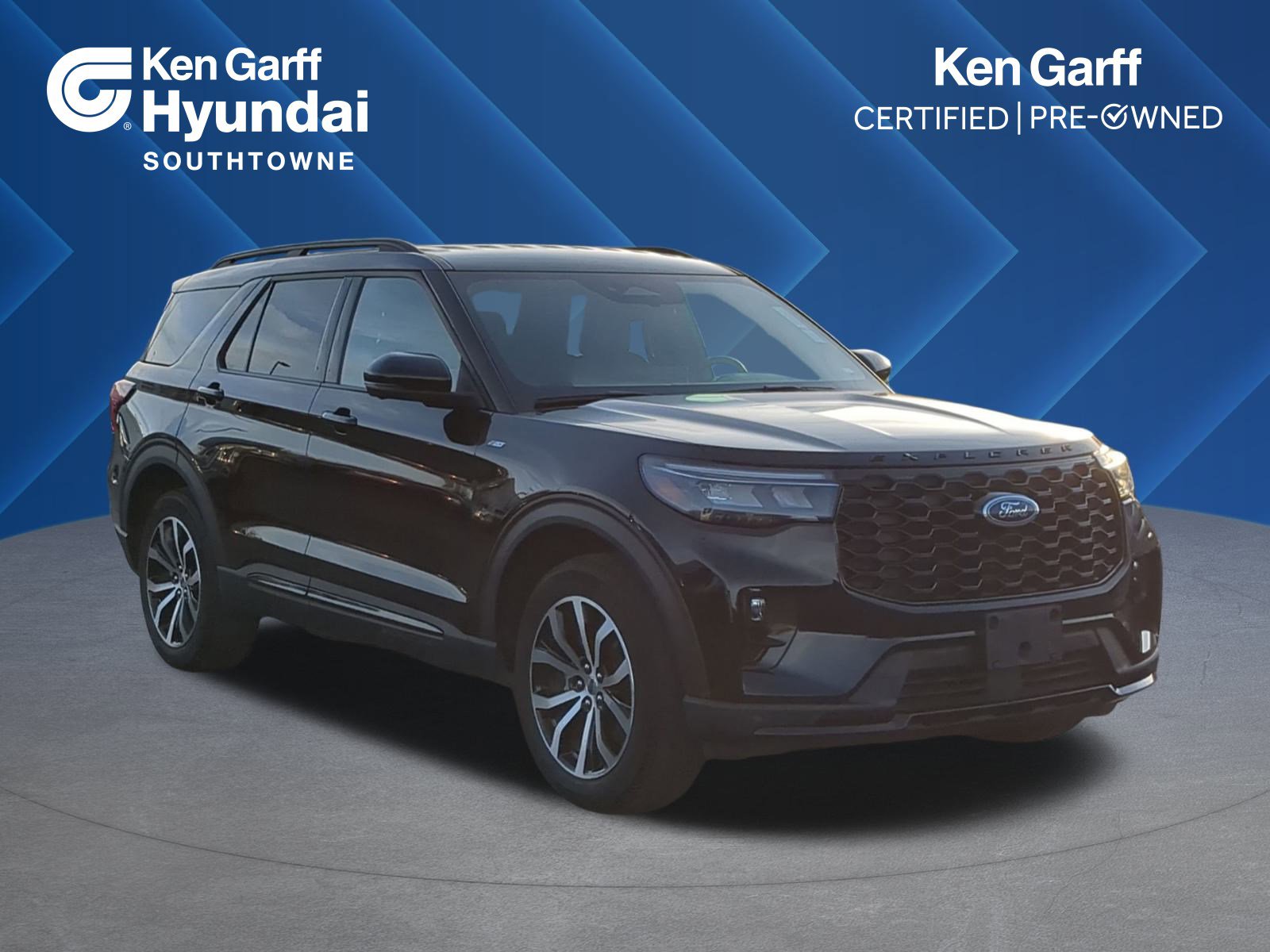 2025 Ford Explorer ST-LINE's photo