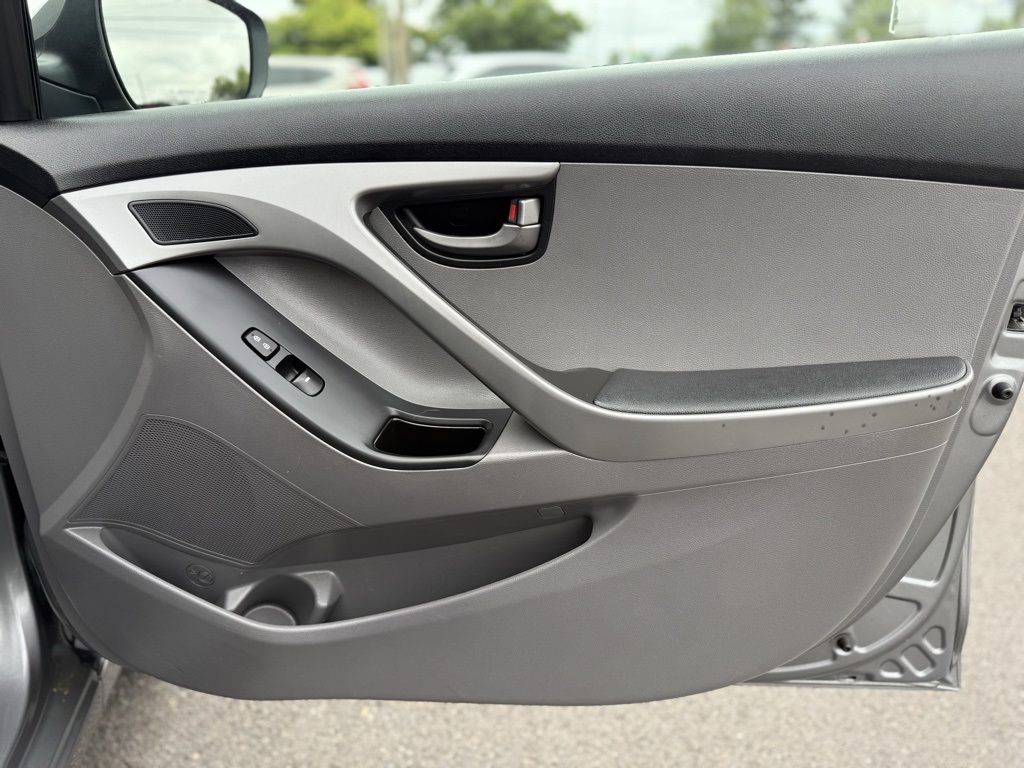 2014 Hyundai Elantra SE photo 17