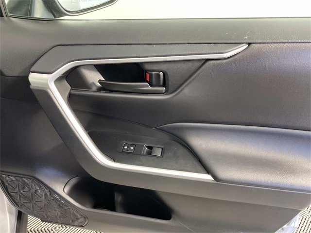 2023 Toyota RAV4 LE photo 23