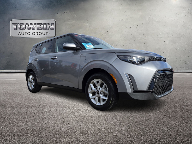 2023 Kia Soul LX photo 2