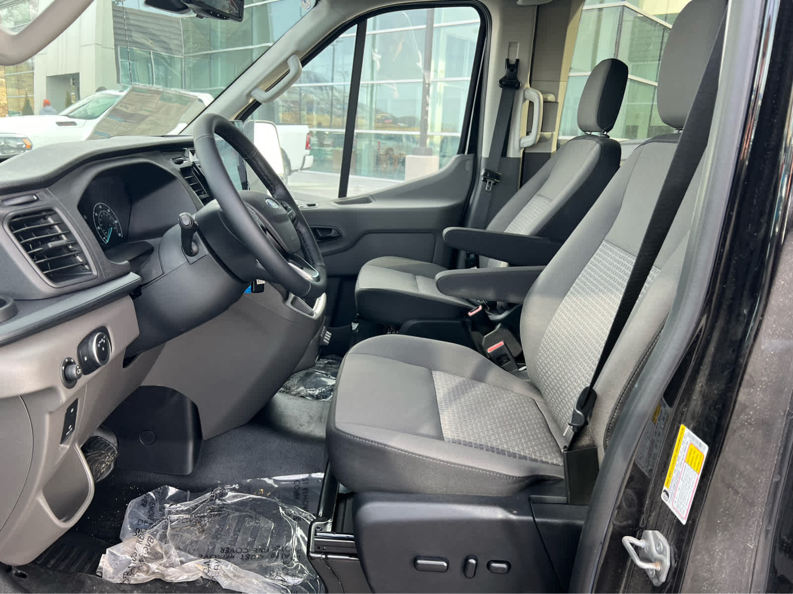 2024 Ford Transit Passenger Van XLT - Photo 24