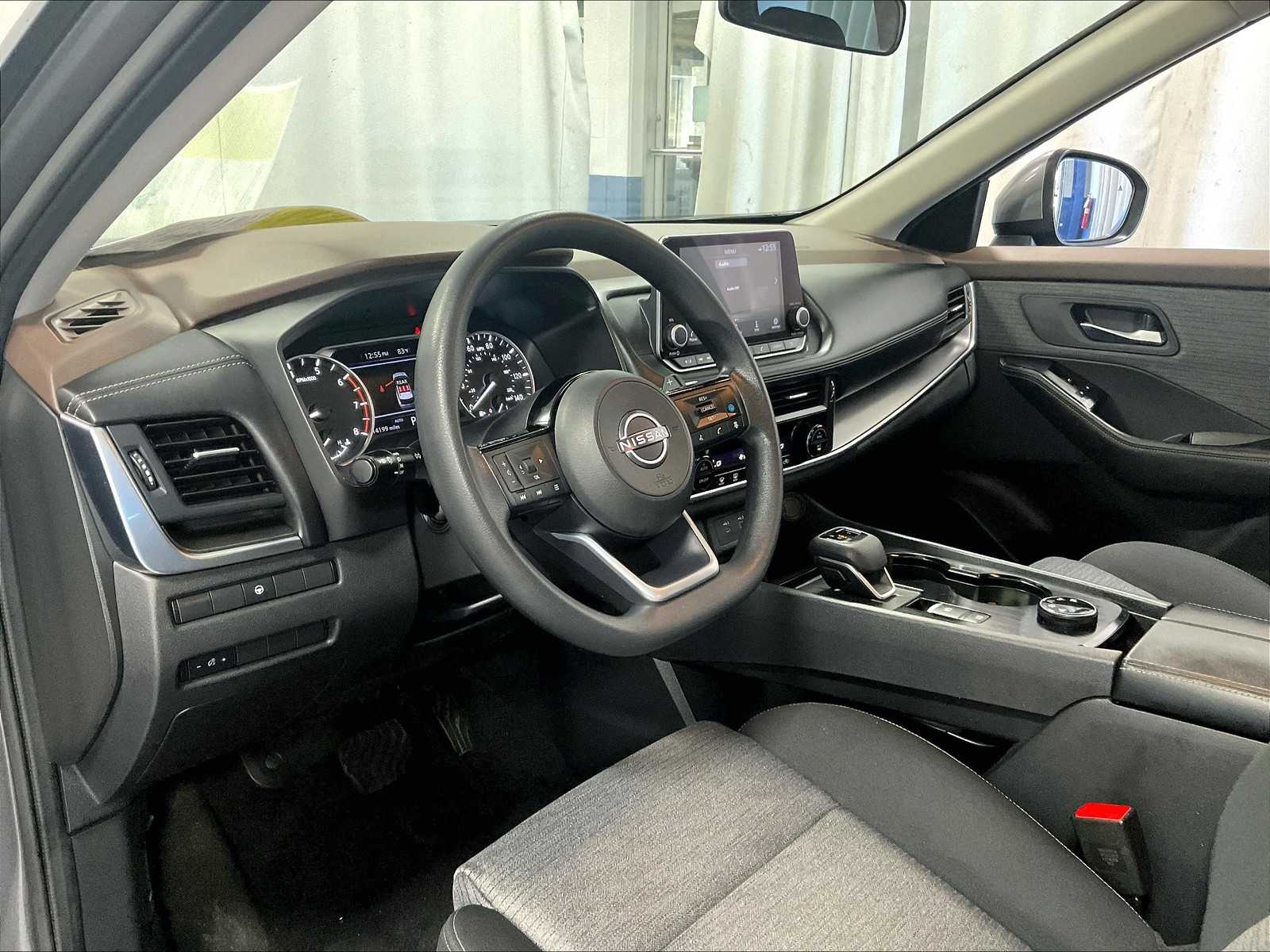 2023 Nissan Rogue SV photo 8