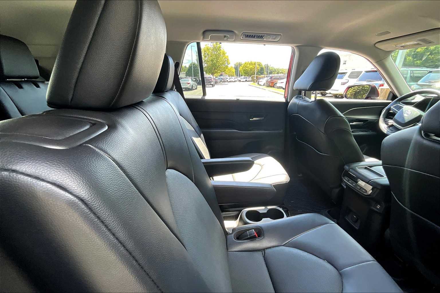 2024 Toyota Grand Highlander XLE AWD photo 16
