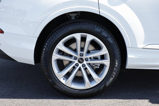 2025 Audi Q7 55 Premium Plus photo 7