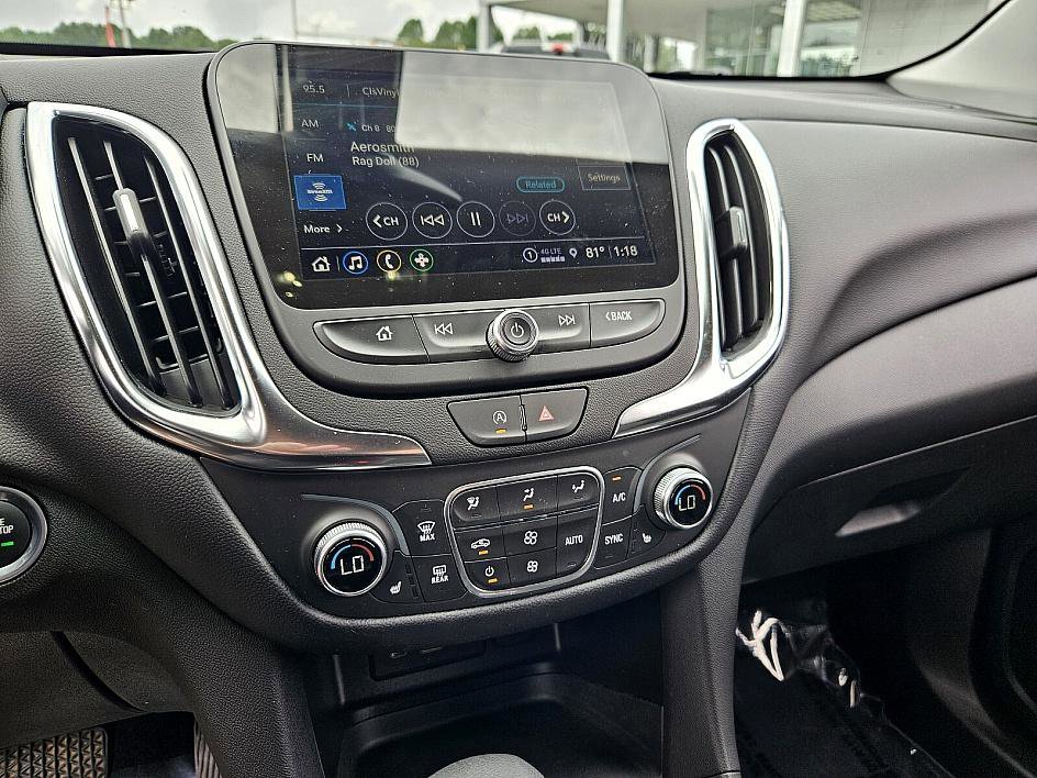 2024 Chevrolet Equinox LT photo 17