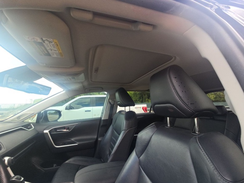 2020 Toyota RAV4 Limited photo 23