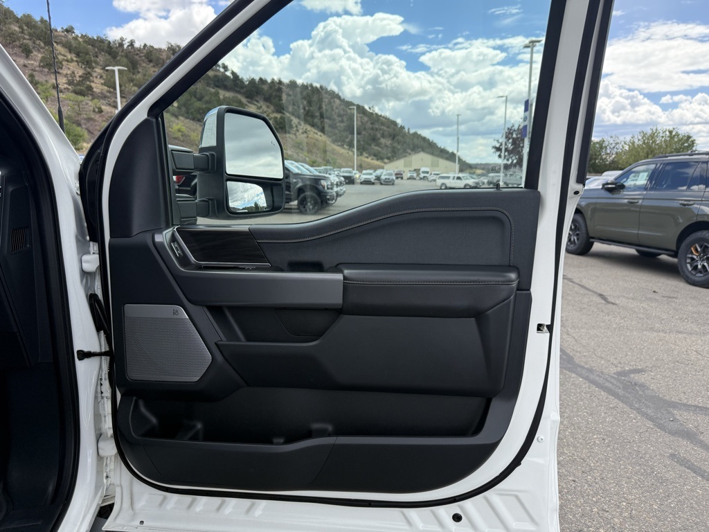 2025 Ford F-150 Lariat photo 28