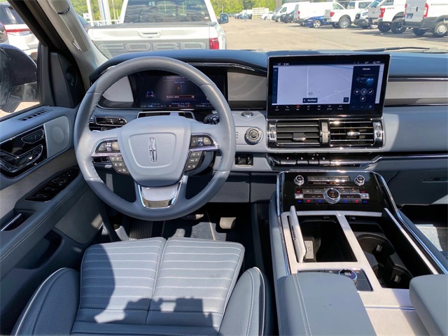 2024 Lincoln Navigator Black Label photo 10