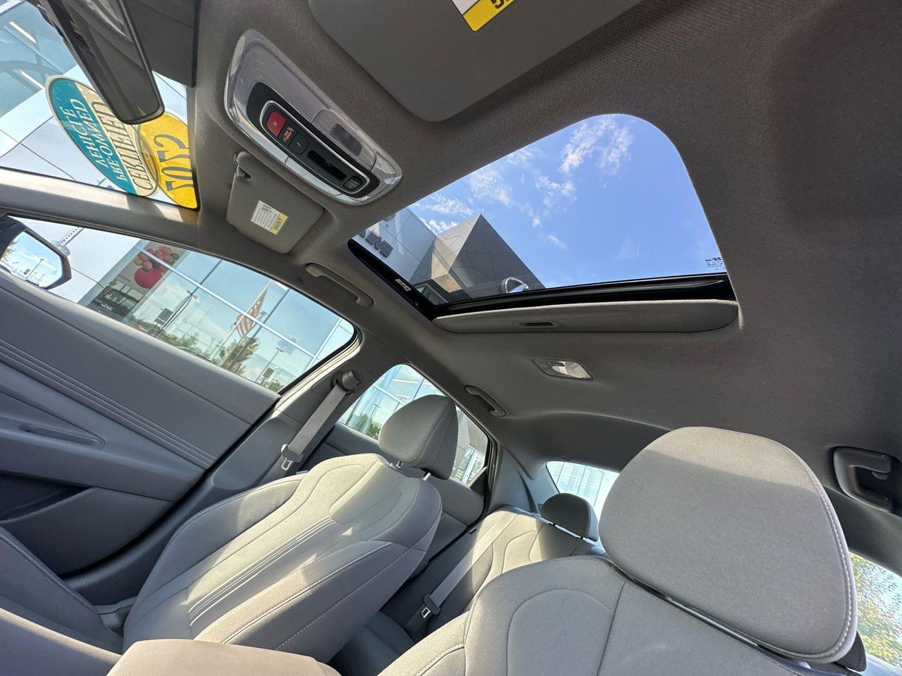 2025 Hyundai Elantra SEL Convenience photo 20