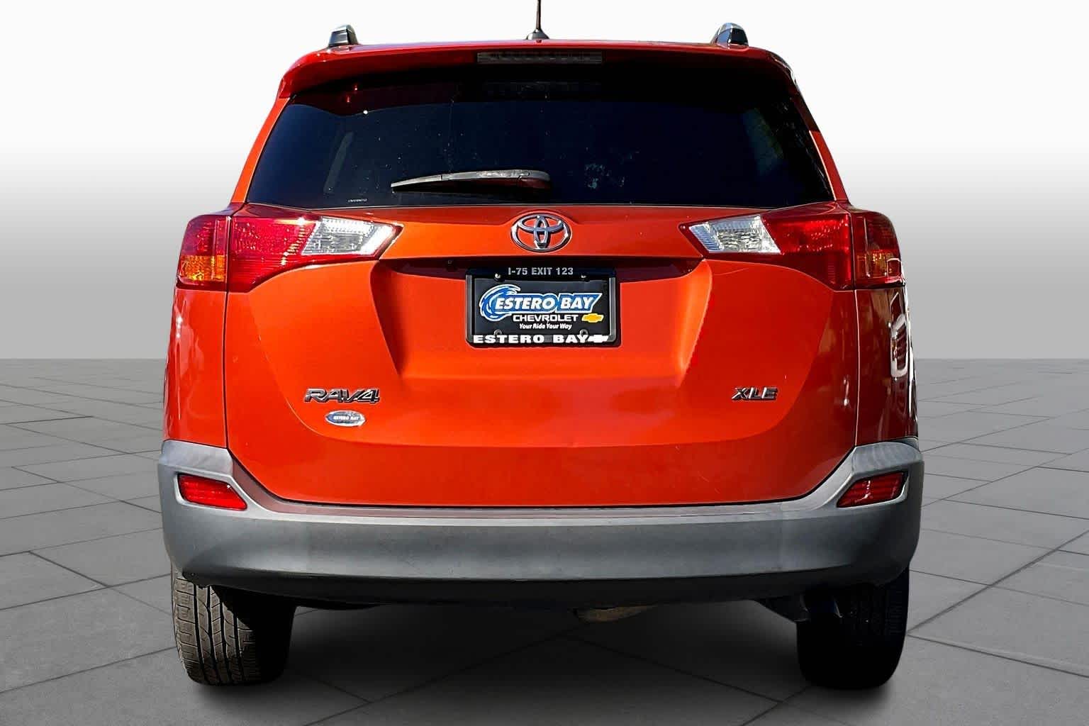 2015 Toyota RAV4 XLE photo 3