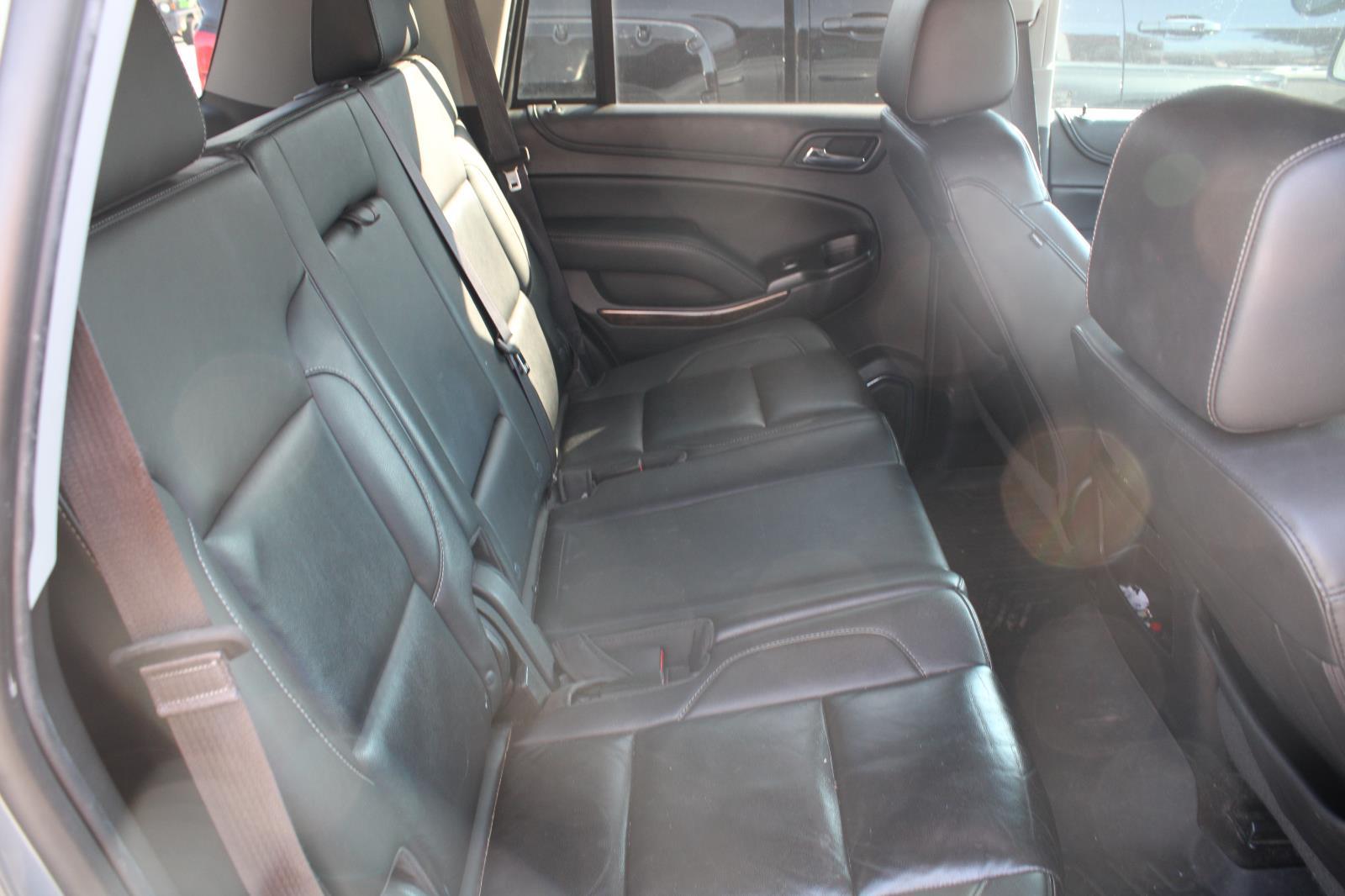 2016 Chevrolet Tahoe LT photo 4