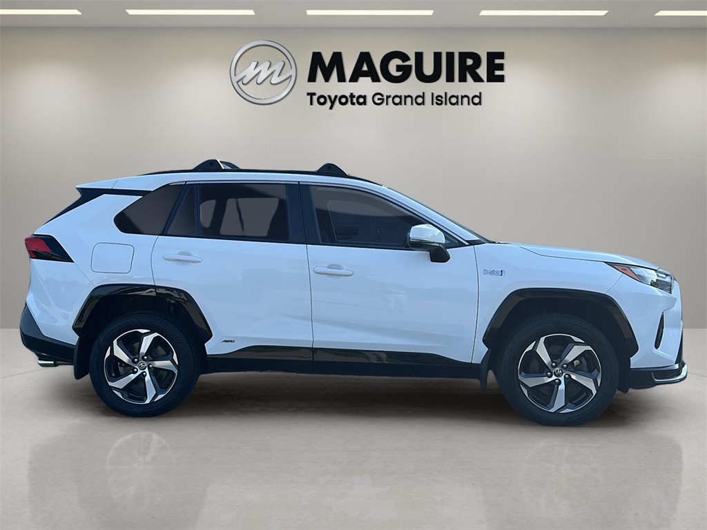 2022 Toyota RAV4 Prime SE photo 2