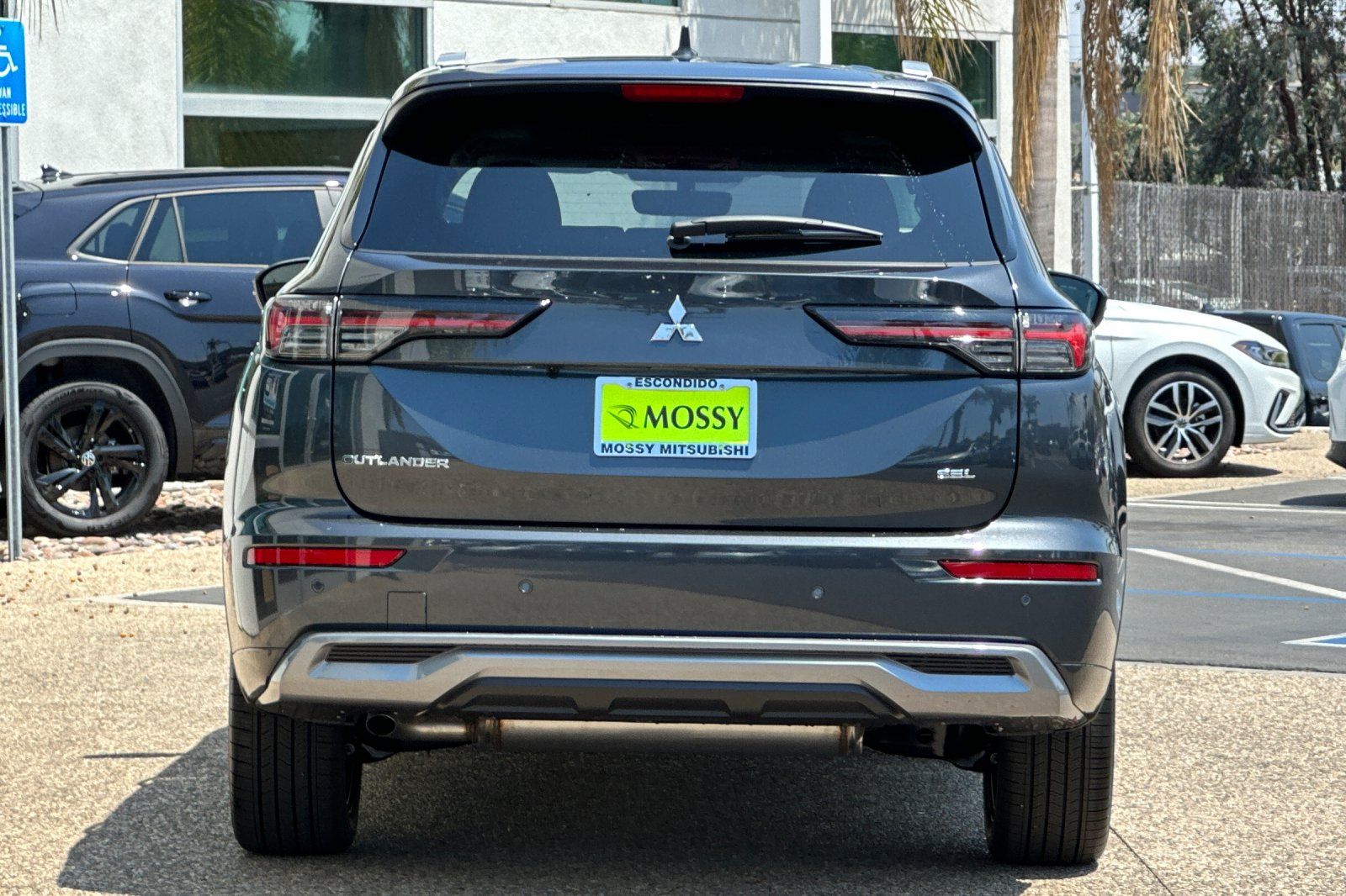 2025 Mitsubishi Outlander SEL photo 5