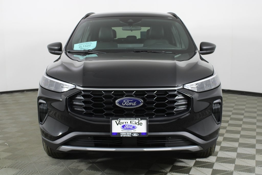 2026 Ford Escape ST-Line photo 2