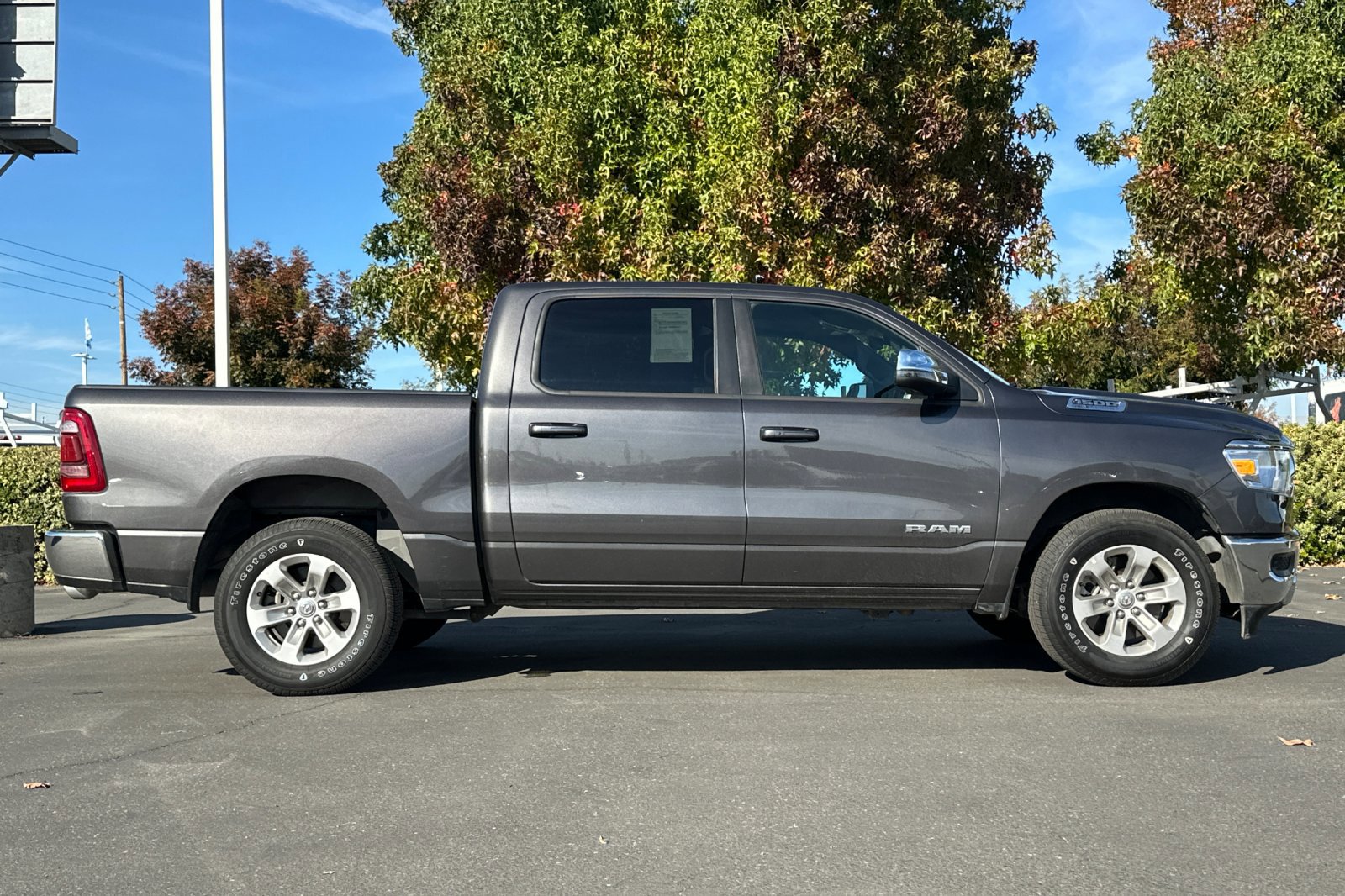 2024 Ram 1500 Laramie photo 3