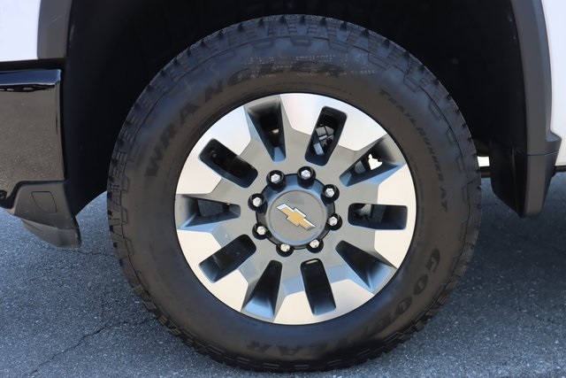 2025 Chevrolet Silverado 2500HD Custom photo 27