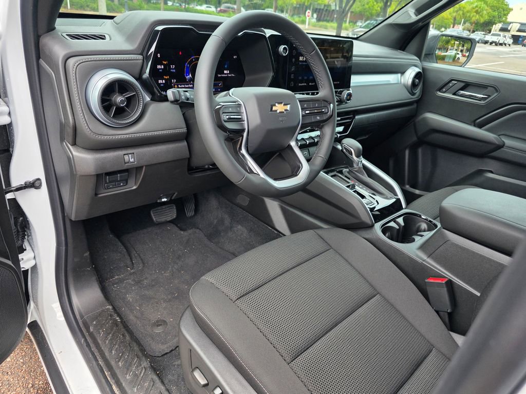 2025 Chevrolet Colorado Work Truck LT photo 11