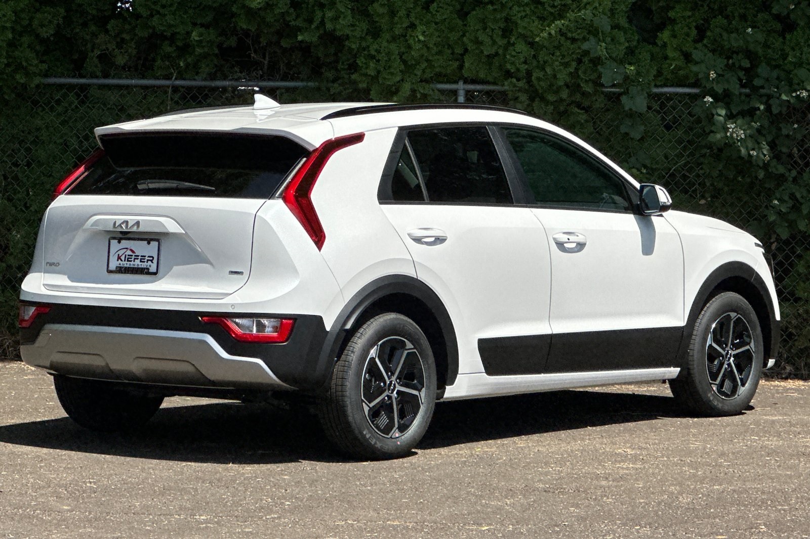 2025 Kia Niro EX photo 4