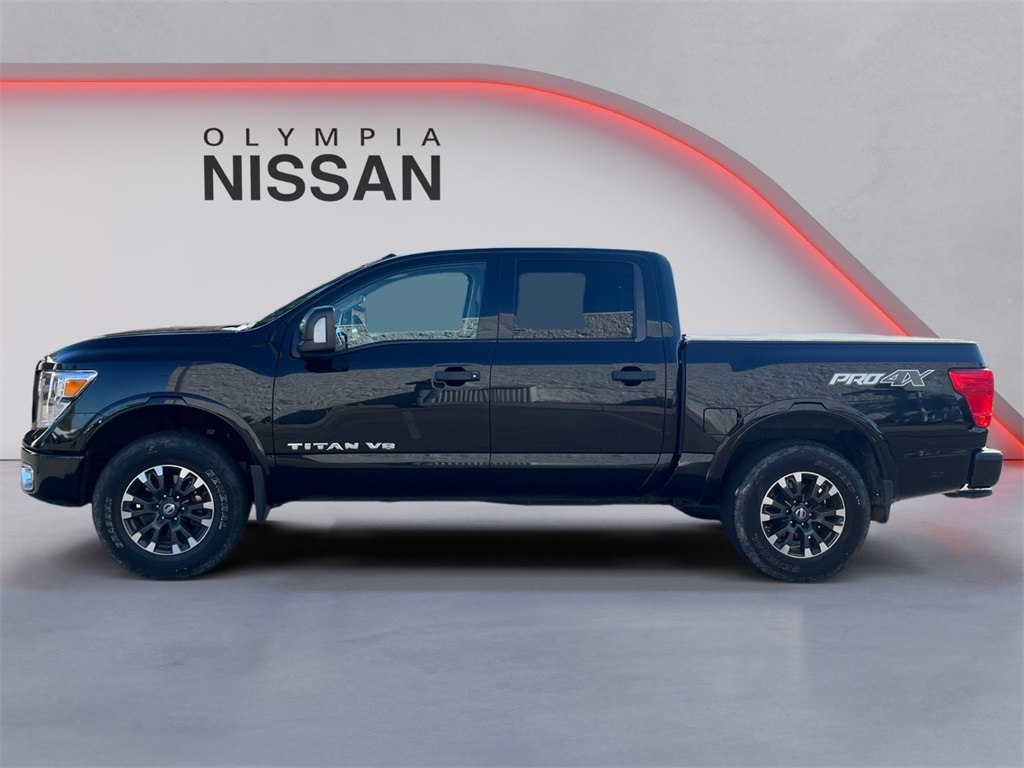 2018 Nissan Titan PRO-4X photo 2