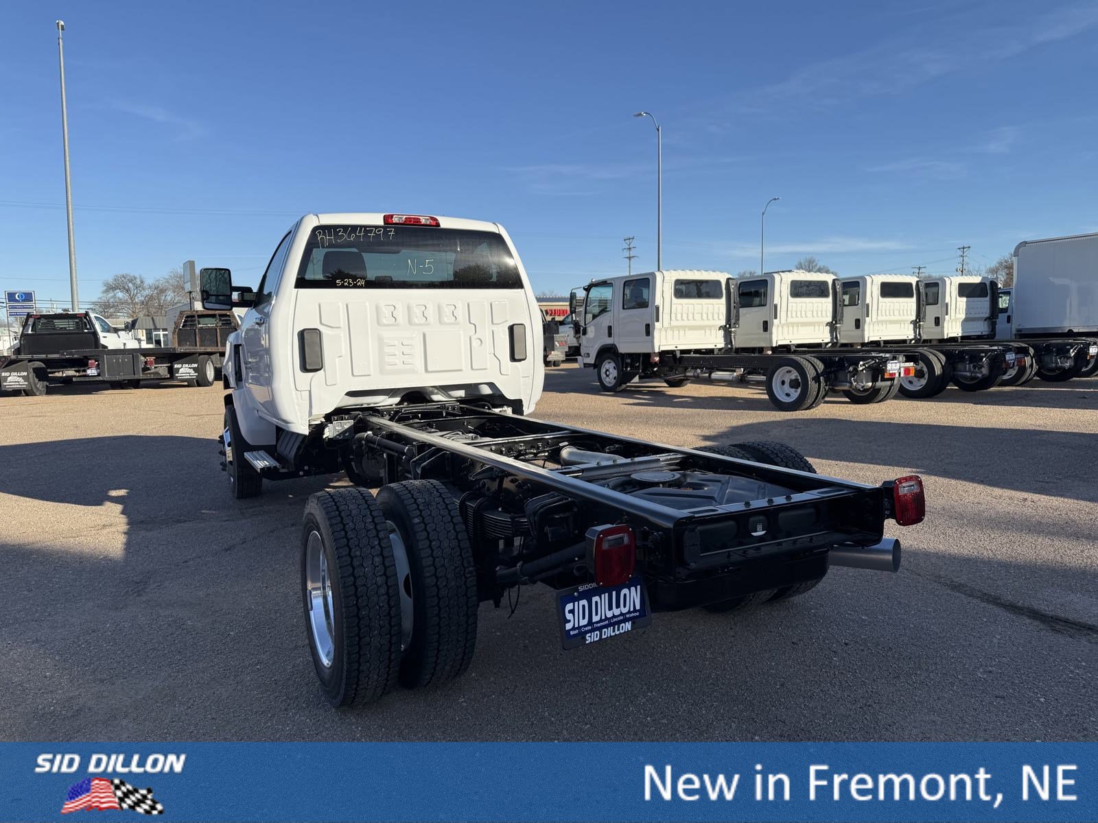 2024 Chevrolet Silverado 5500HD Work Truck photo 3