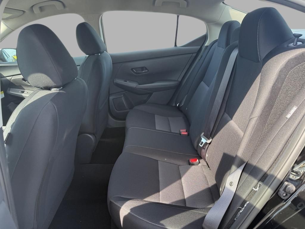 2025 Nissan Sentra SV photo 18