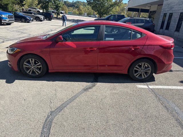 2018 Hyundai Elantra SEL photo 2