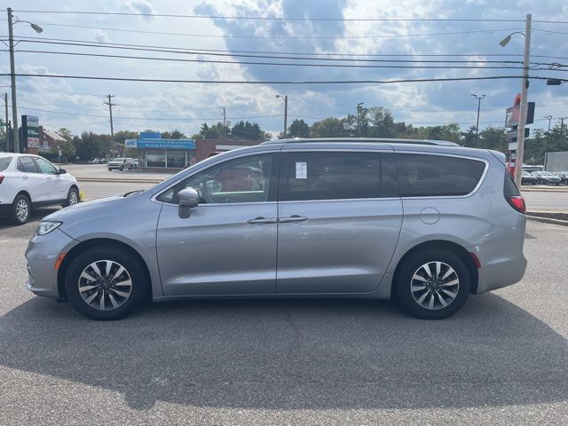2021 Chrysler Pacifica Touring L photo 2