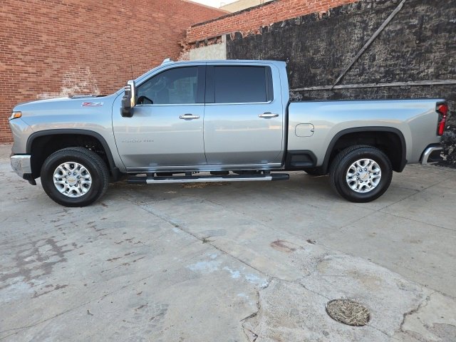 2025 Chevrolet Silverado 2500HD LTZ photo 4