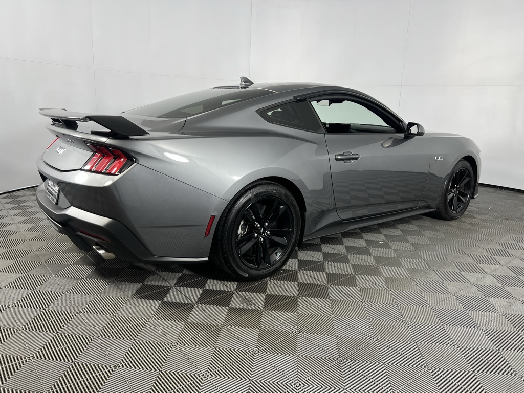 2024 Ford Mustang GT photo 2