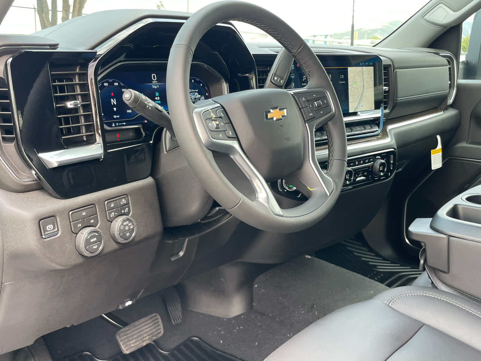 2025 Chevrolet Silverado 3500HD LT photo 25