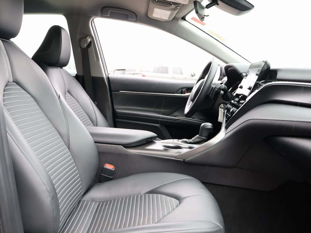 2024 Toyota Camry SE photo 9
