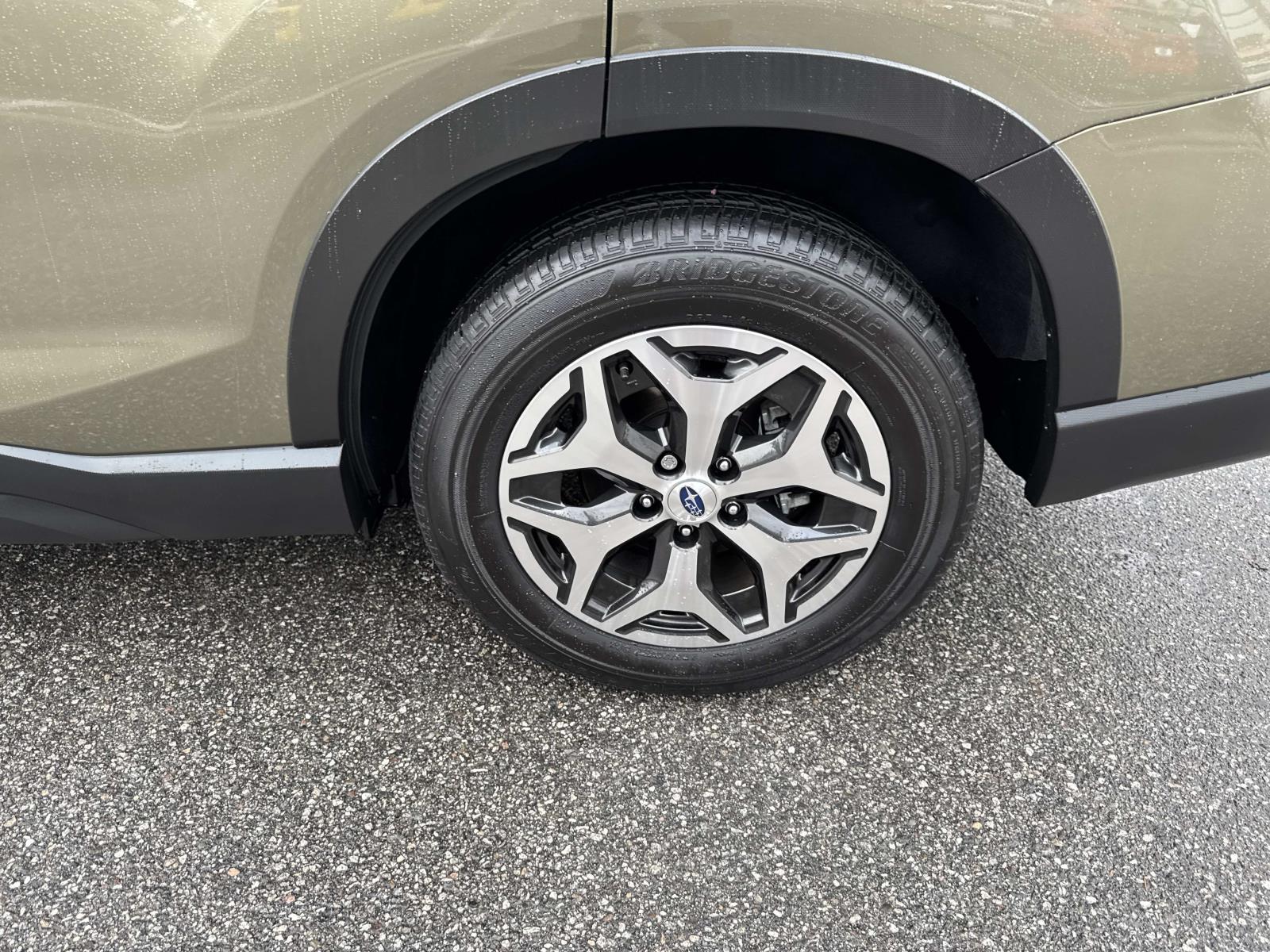 2024 Subaru Forester Premium photo 9
