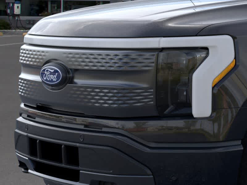 2025 Ford F-150 Lightning photo 15