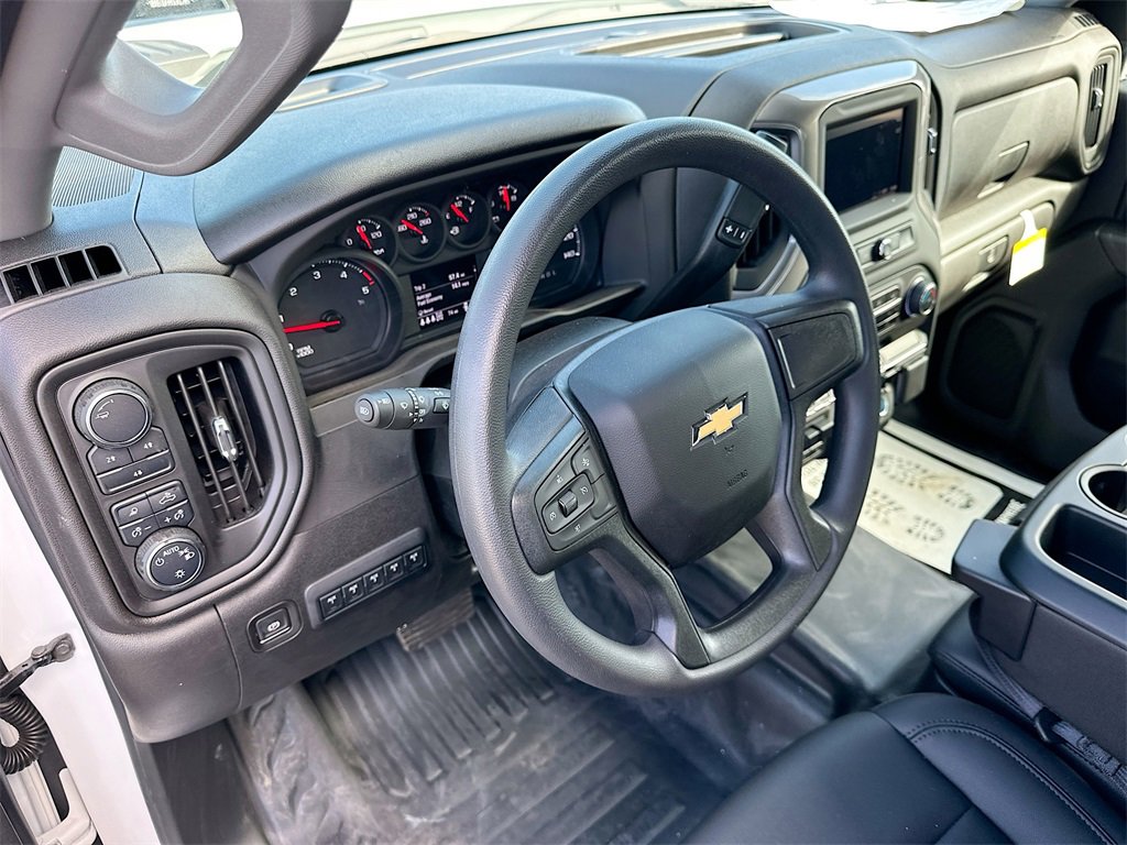 2025 Chevrolet Silverado 3500HD Work Truck photo 6