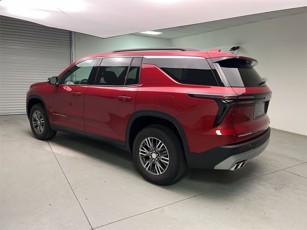 2026 Chevrolet Traverse photo 2