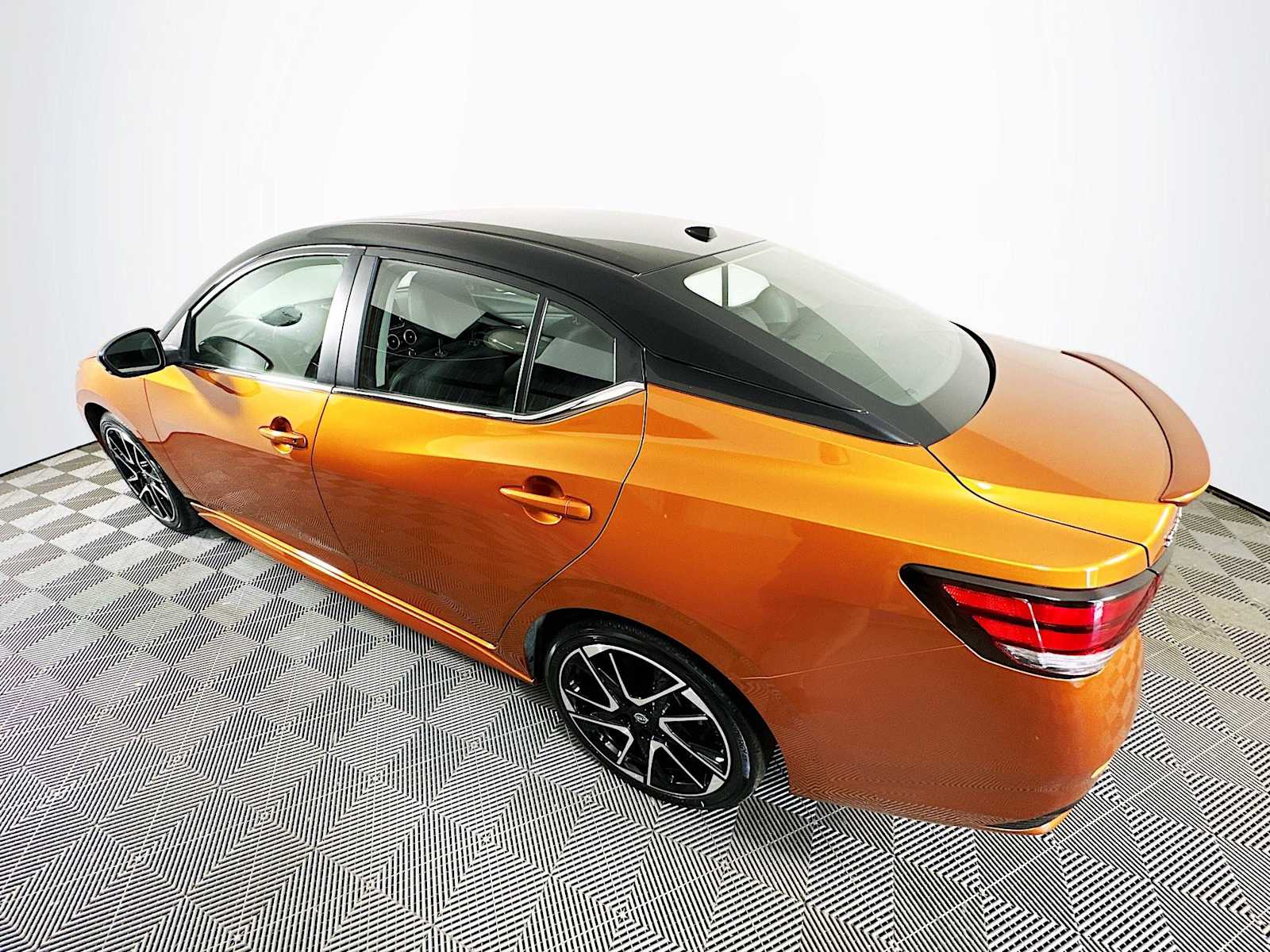 2024 Nissan Sentra SR photo 6
