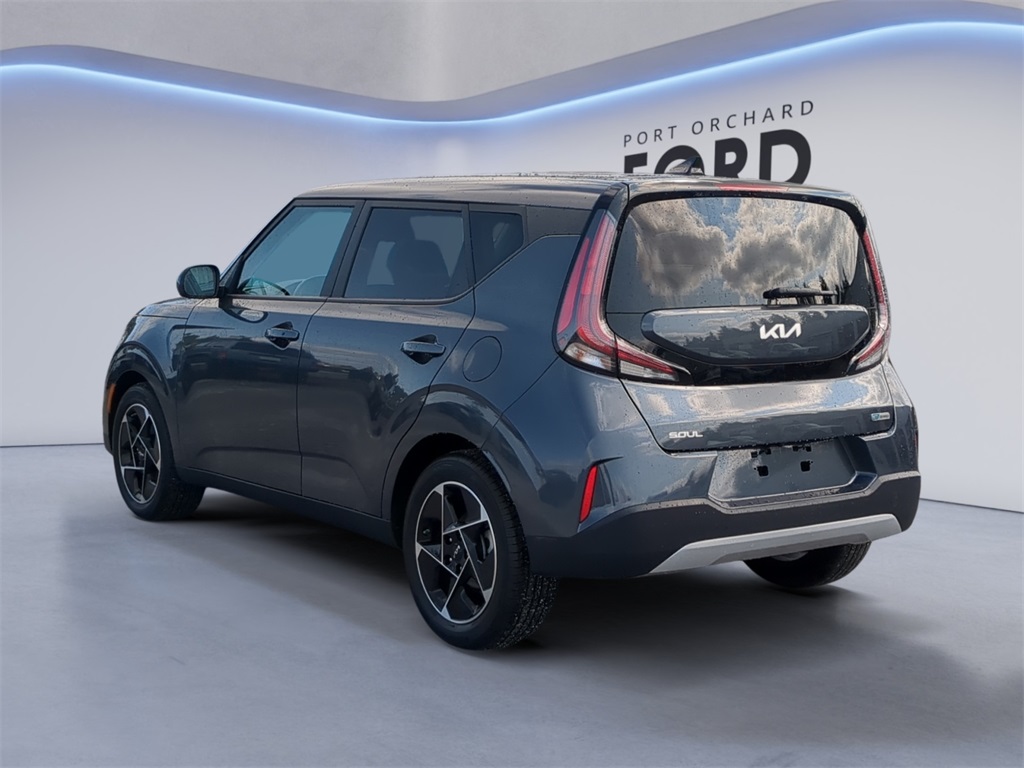2023 Kia Soul EX photo 3